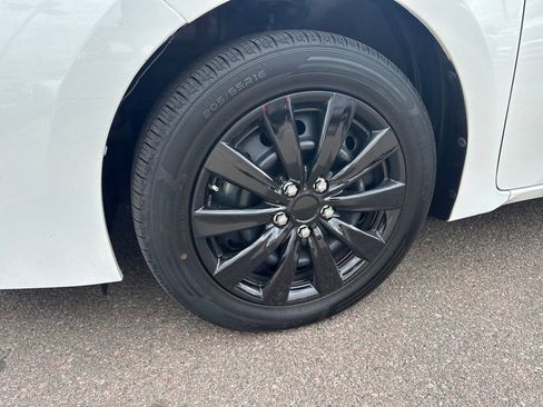 Used 2019 Toyota Corolla LE image 17