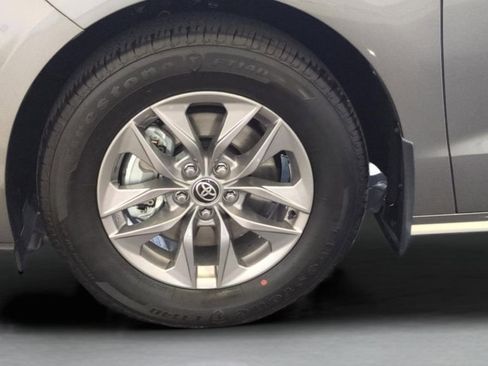 New 2026 Toyota Sienna XLE FWD image 26
