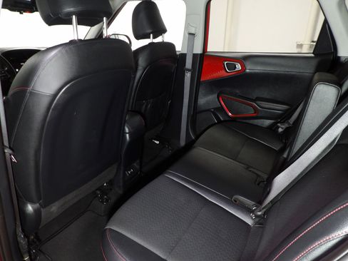 Used 2024 Kia Soul GT-Line FWD image 11