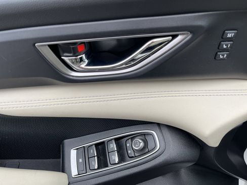 Used 2022 Subaru Ascent Limited w/ Technology Package image 18