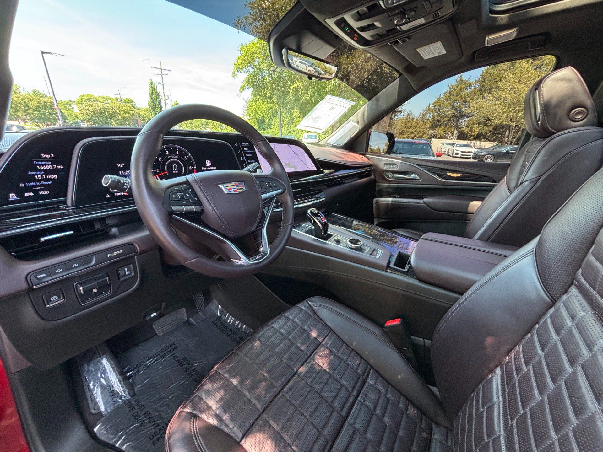 Used 2023 Cadillac Escalade ESV V AWD/4WD image 10