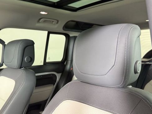 Used 2024 Land Rover Defender 110 X-Dynamic SE image 13