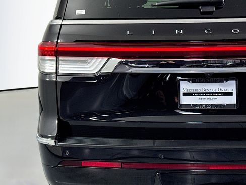 Used 2024 Lincoln Navigator Premiere AWD/4WD image 16