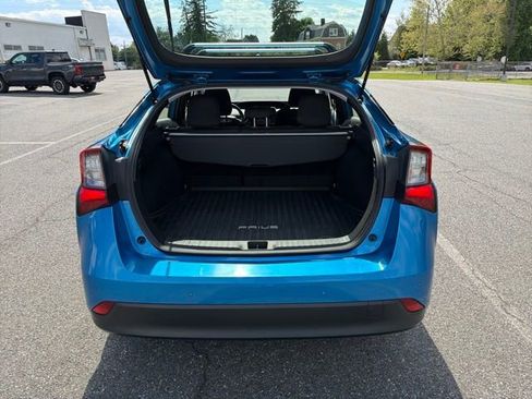 Used 2020 Toyota Prius LE AWD/4WD image 8