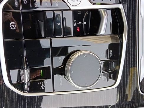 Certified 2025 BMW X7 M60i image 33