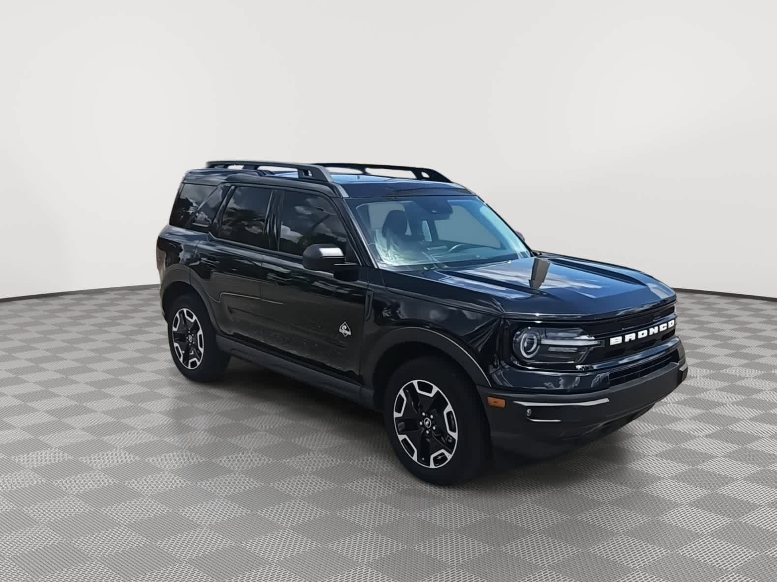 Used 2023 Ford Bronco Sport Outer Banks w/ Tech Package AWD/4WD image 2