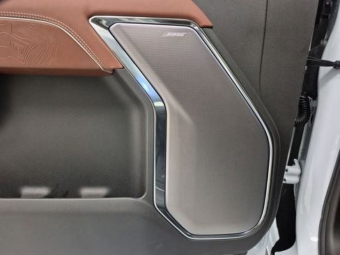 New 2026 GMC Sierra 2500 Denali Ultimate w/ LPO, Black Badging Package image 25