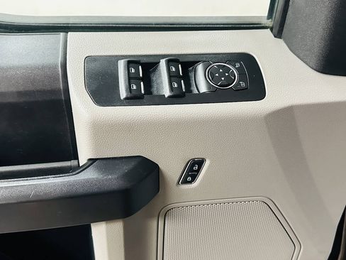 Used 2015 Ford F150 XL w/ Equipment Group 101A Mid AWD/4WD image 19