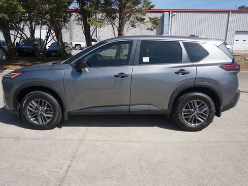 Used 2023 Nissan Rogue S image 16