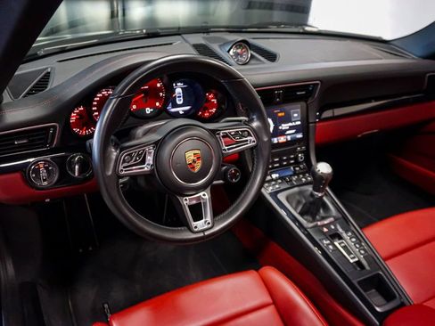 Used 2019 Porsche 911 Targa 4S image 14