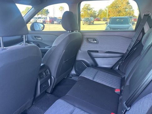 Used 2023 Nissan Rogue SV image 29