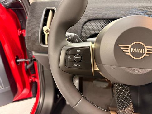 Used 2025 MINI Cooper Countryman S w/ Comfort Package Max image 13