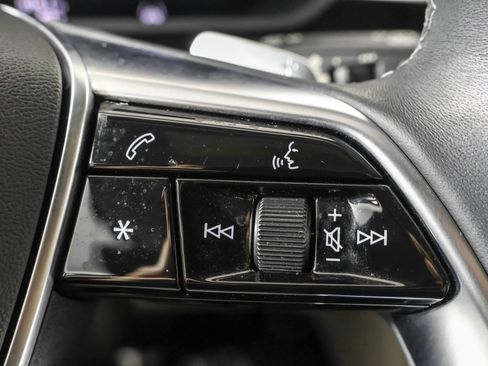 Used 2024 Audi Q8 e-tron Premium Plus w/ Premium Plus Package image 28