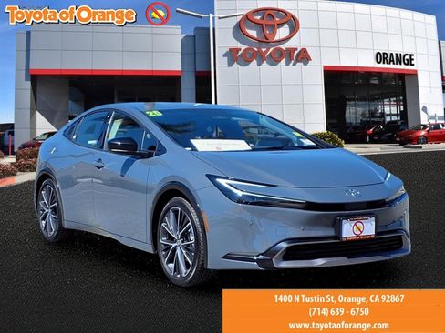 Certified 2025 Toyota Prius XLE FWD image 1