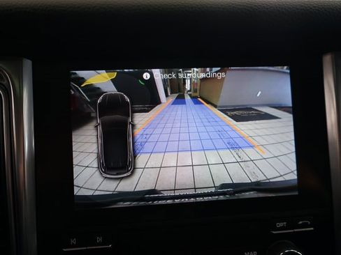 Used 2018 Porsche Macan image 8