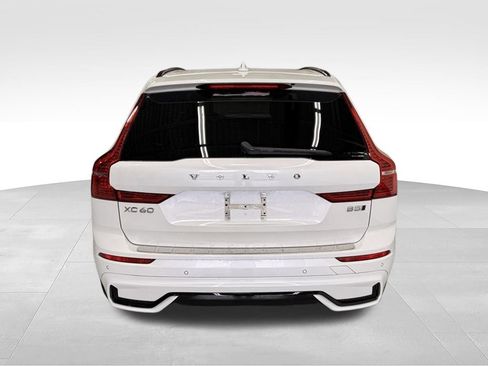 Used 2023 Volvo XC60 B5 Plus w/ Protection Package Premier AWD/4WD image 4