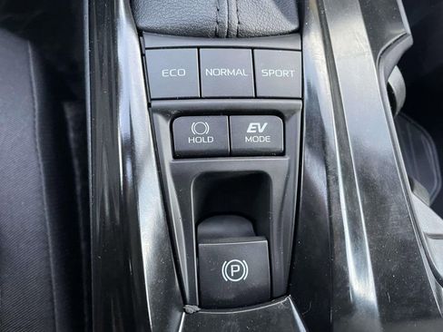 Used 2025 Toyota Camry LE image 42