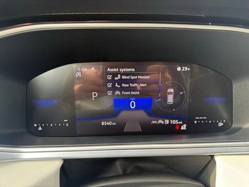 Certified 2025 Volkswagen Taos SE w/ Panoramic Sunroof Package image 25