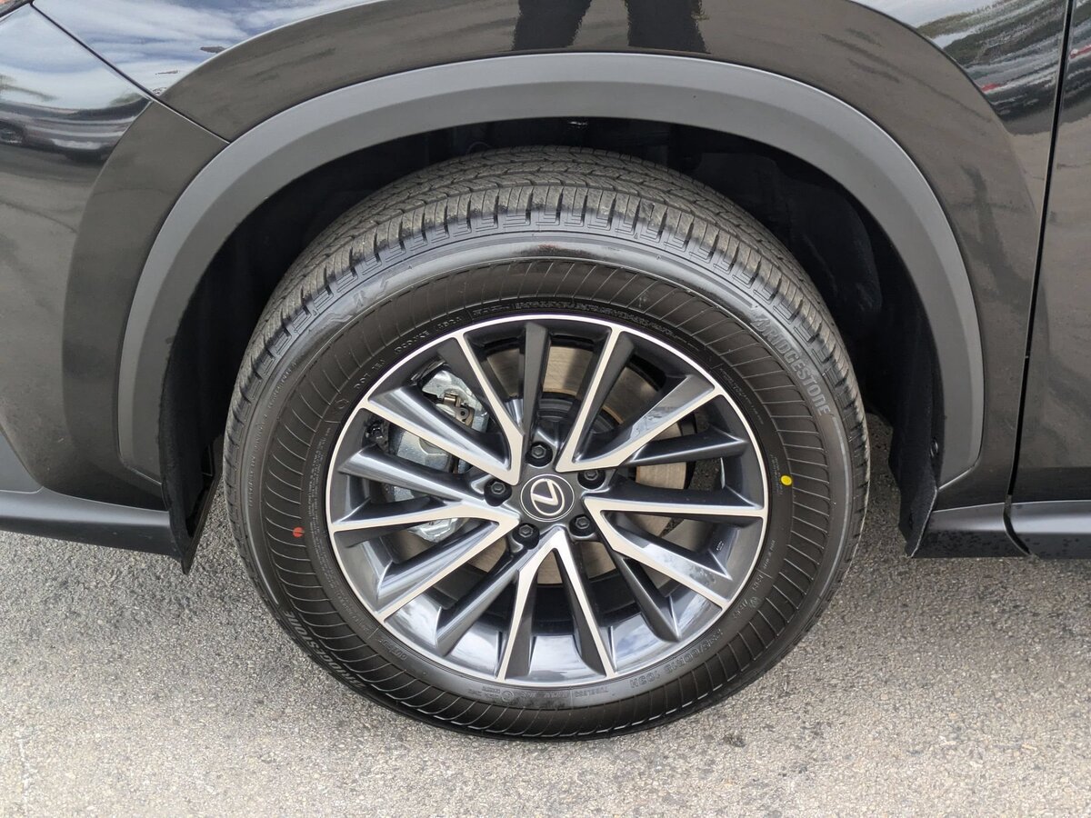 Used 2025 Lexus NX 350h AWD w/ Accessory Package (2T) image 6