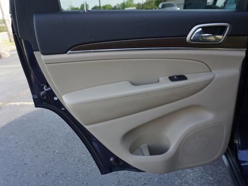 Used 2015 Jeep Grand Cherokee Limited image 19