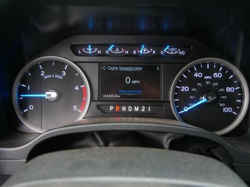 Used 2019 Ford F550 4x4 Crew Cab Super Duty w/ XLT Value Package image 37
