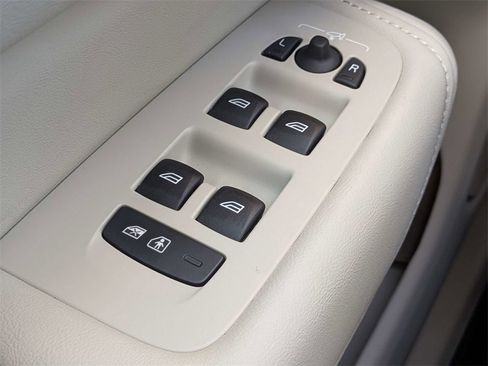 New 2026 Volvo XC60 T8 Ultra w/ Protection Package Premier image 27