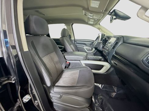 Used 2024 Nissan Titan SV w/ SV Convenience Package RWD image 29