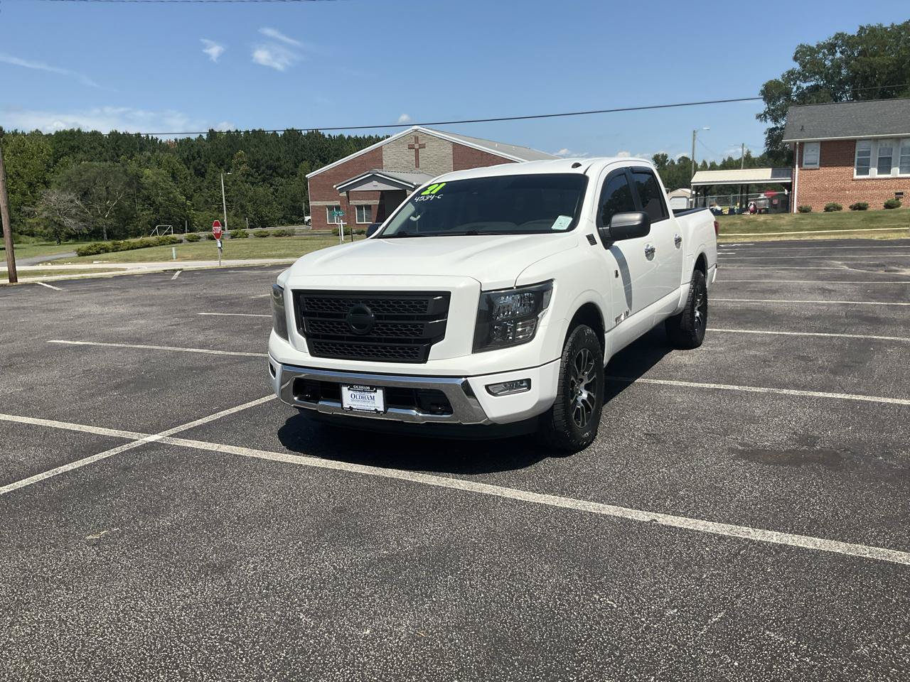 Used 2021 Nissan Titan SV AWD/4WD image 15