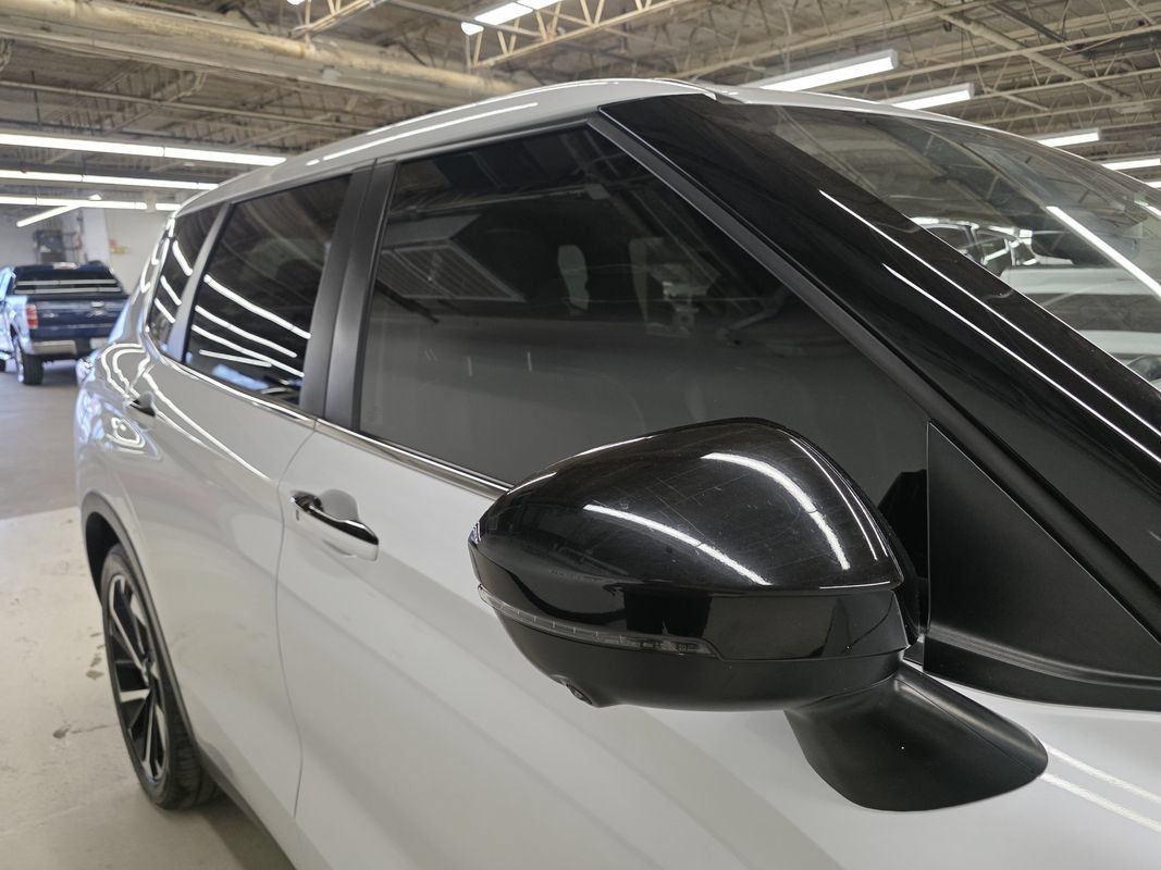 Used 2024 Mitsubishi Outlander AWD image 49