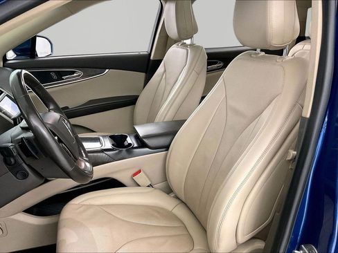 Used 2020 Lincoln Nautilus Reserve image 19