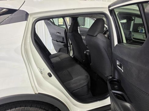 Used 2021 Toyota C-HR LE FWD image 12