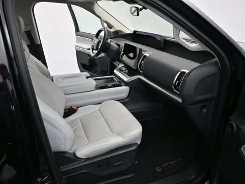 Used 2025 Ford Expedition Max Platinum AWD/4WD image 42