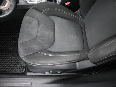 Used 2016 Jeep Cherokee Latitude w/ Safety/Convenience Group AWD/4WD image 10