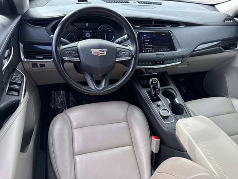 Used 2020 Cadillac XT4 Premium Luxury image 2