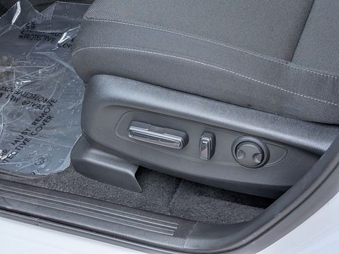 Used 2025 Honda CR-V EX image 22