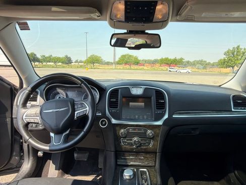 Used 2015 Chrysler 300 C AWD/4WD image 22