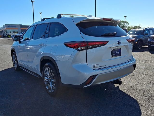 Used 2020 Toyota Highlander Platinum AWD/4WD image 4