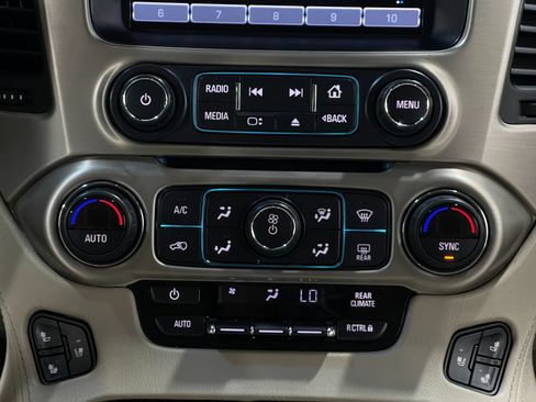 Used 2020 GMC Yukon Denali w/ Denali Premium Package AWD/4WD image 22