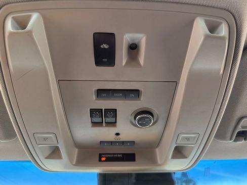 Used 2016 GMC Yukon Denali w/ Open Road Package AWD/4WD image 19