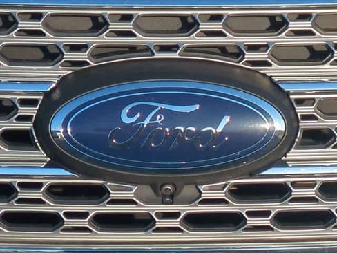 Used 2020 Ford Explorer Limited image 12