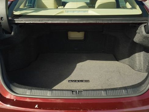 Used 2014 Toyota Avalon XLE image 19