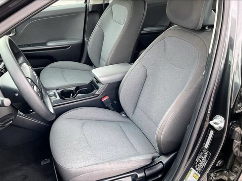Used 2025 Kia K4 FWD image 23
