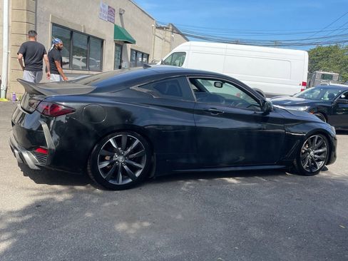 Used 2017 INFINITI Q60 3.0t w/ Premium Plus Package 3.0T AWD/4WD image 4