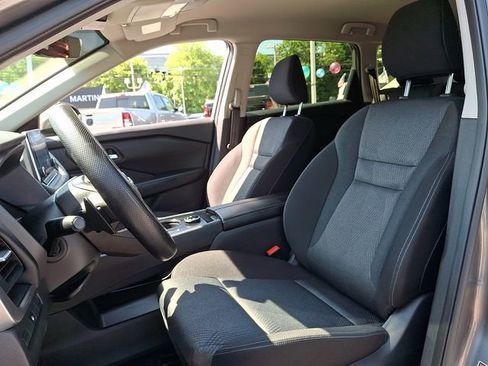 Used 2025 Nissan Rogue SV AWD/4WD image 13