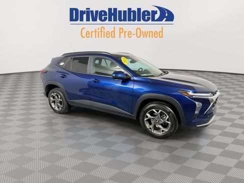 Used 2024 Chevrolet Trax LT image 2