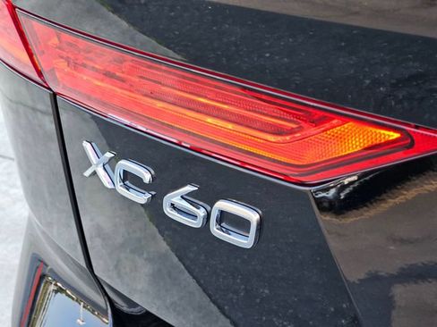 Certified 2023 Volvo XC60 T8 Plus AWD/4WD image 10