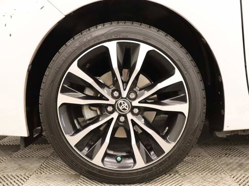 Used 2017 Toyota Corolla SE w/ Carpet Mat Package (TMS) FWD image 6