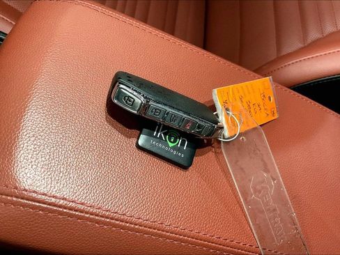 Used 2024 Kia Sportage SX image 10