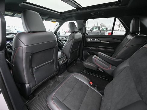 Used 2025 Ford Explorer ST image 22