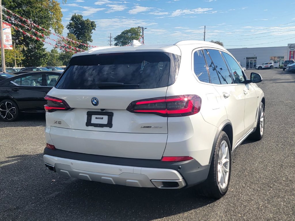 Used 2023 BMW X5 xDrive45e w/ Executive Package AWD/4WD image 8